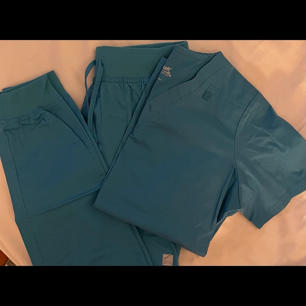 Buttersoft teal jogger scrub set